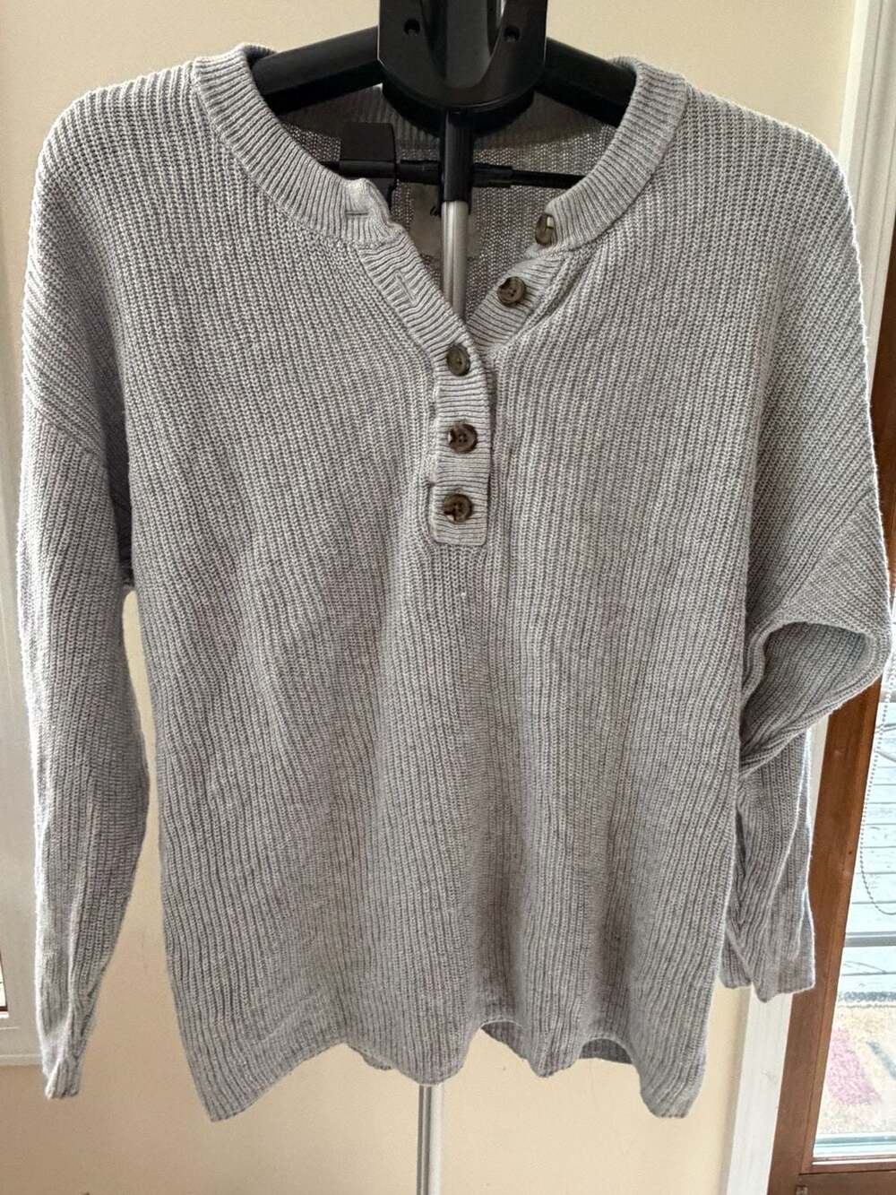 Aerie Size S/P Gray Ribbed Knit Button-Front Henley Sweater